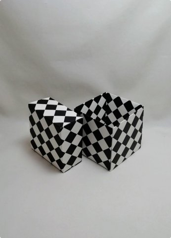 10x10x10 cm Siyah / Beyaz Damalı Komple Karton Kutu