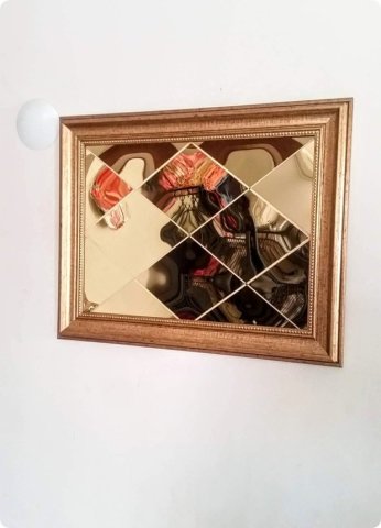Baklava Desenli Aynalı Ahşap Çerçeve Kapı Süsü (50x40 CM)