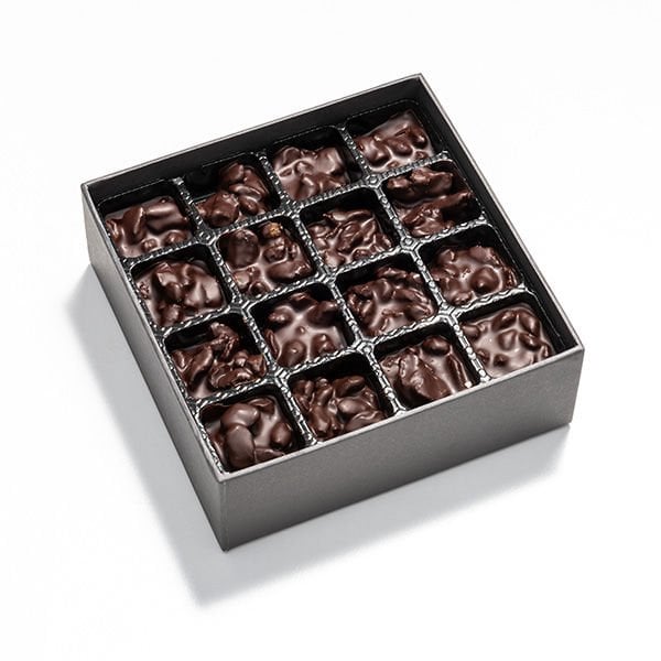 BUTTERFLY CHOCOLATE %100 GANA KURU ÜZÜMLÜ ROCHER İLE ÇİKOLATANIN GERÇEK TADINI HİSSEDİN! 