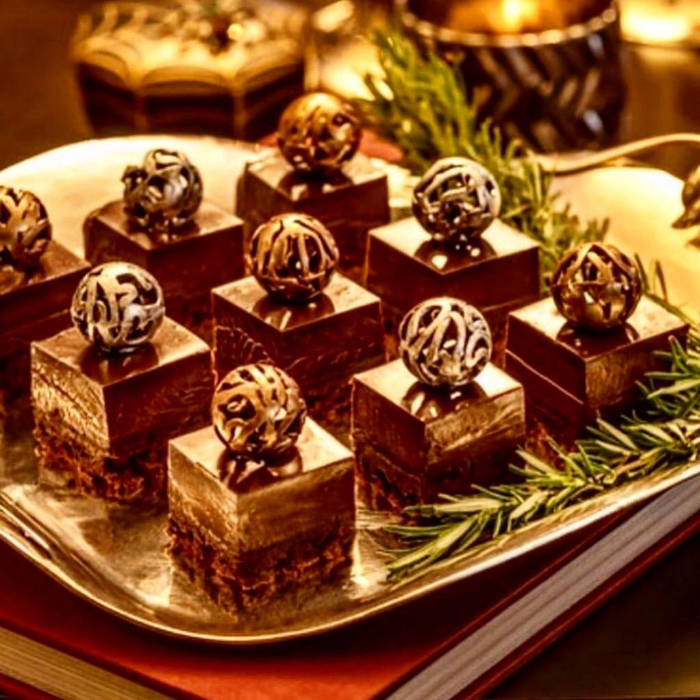 Mini Praline Feuillete Bronz-Gümüş Dantel Çikolata Toplu Pasta 9 adet