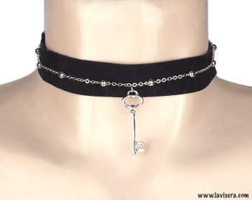 Zincir Detaylı Choker Anahtar Kolye