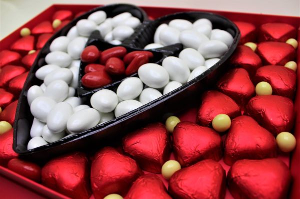 Dark Brown Sevgililer Günü Çikolatası Kalp Şeklinde Özel Seri Kutu