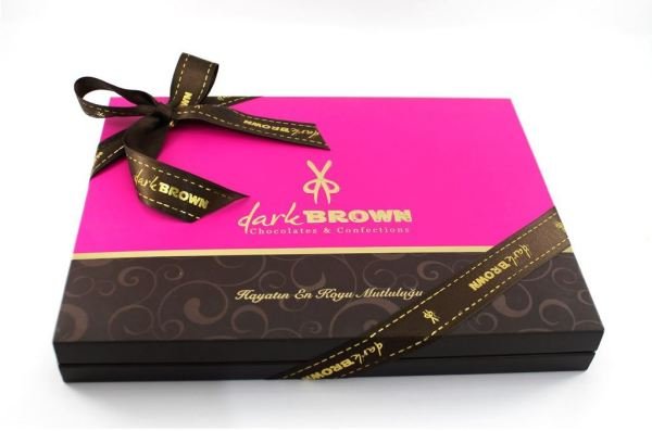 Dark Brown Sevgili için AŞK SENİNLE GÜZEL Yazılı El Yapımı Madlen Çikolata