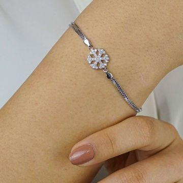 Kar Tanesi Tasarımlı 925 Ayar Gümüş Kadın Bileklik