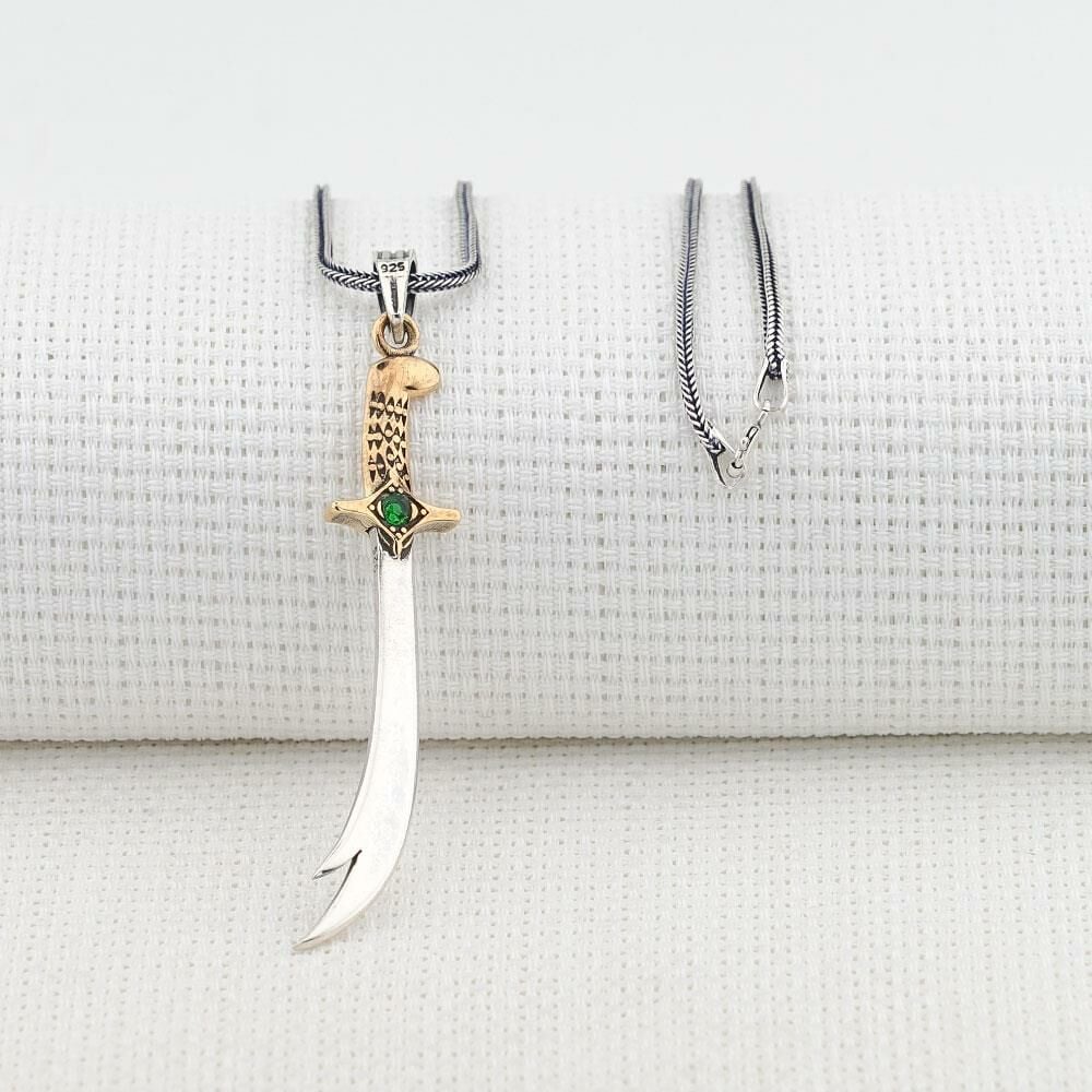 Hz Ali Zülfikar Kılıç Tasarımlı Yeşil Taşlı Kalın Zincirli 925 Ayar Gümüş Kolye