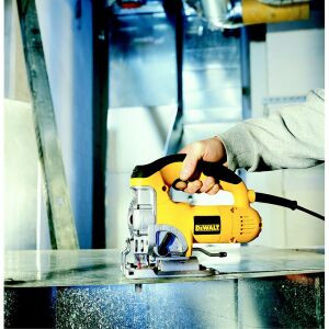 Dewalt DW331K Pandül Hareketli Dekupaj Testere 701 Watt