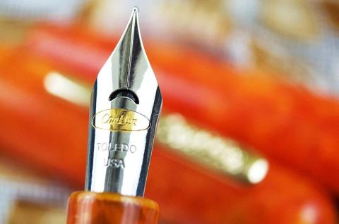 Conklin All American Serisi Dolma Kalem Sunburst Orange Medium Uç