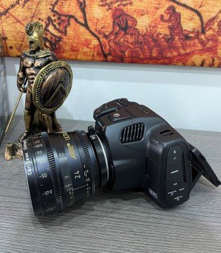 Blackmagic Pocket Cinema Camera 6K Pro (PL Mount)