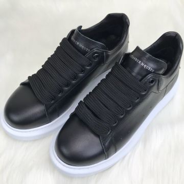 ALEXANDER McQueen %HAKİKİ DERİ ERKEK SNEAKER SİYAH BEYAZ