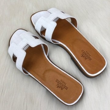 HERMES ORAN SANDALS KROKO DESENLİ %100 HAKİKİ DERİ BEYAZ