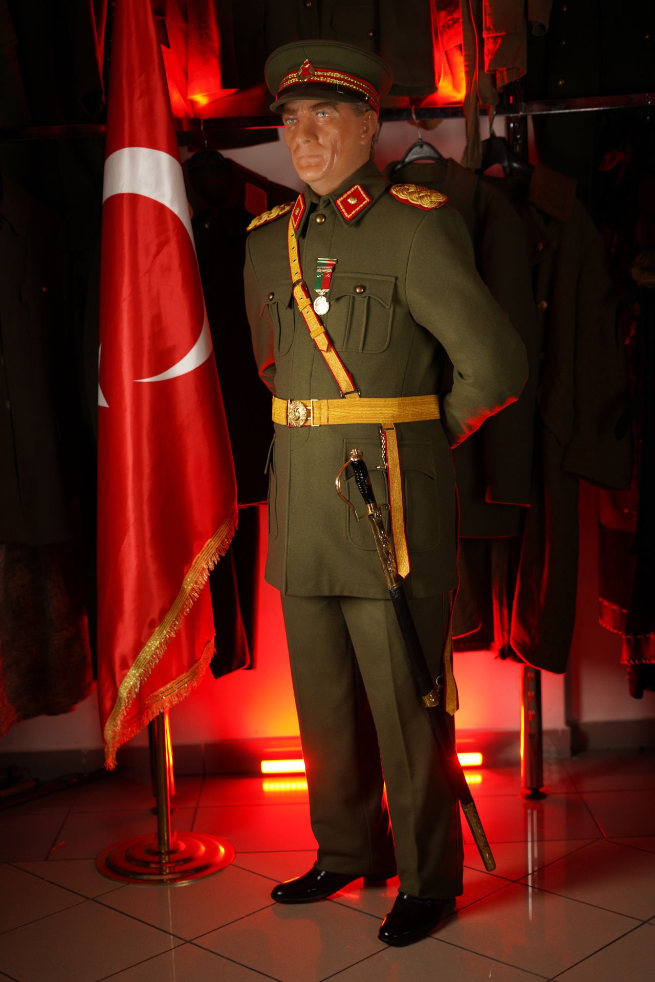 ATATÜRK SİLİKON HEYKEL