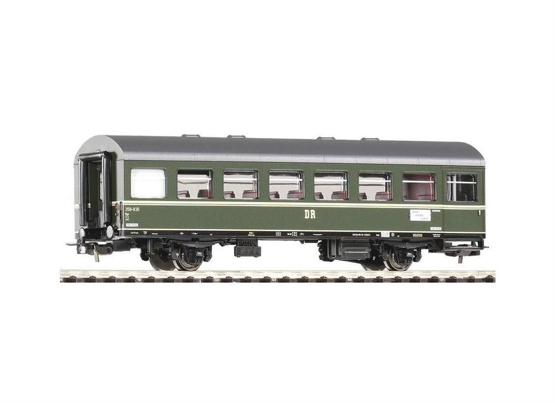 53081 1/87 REKO 2-AXLE COACH 2ND CL. DR III