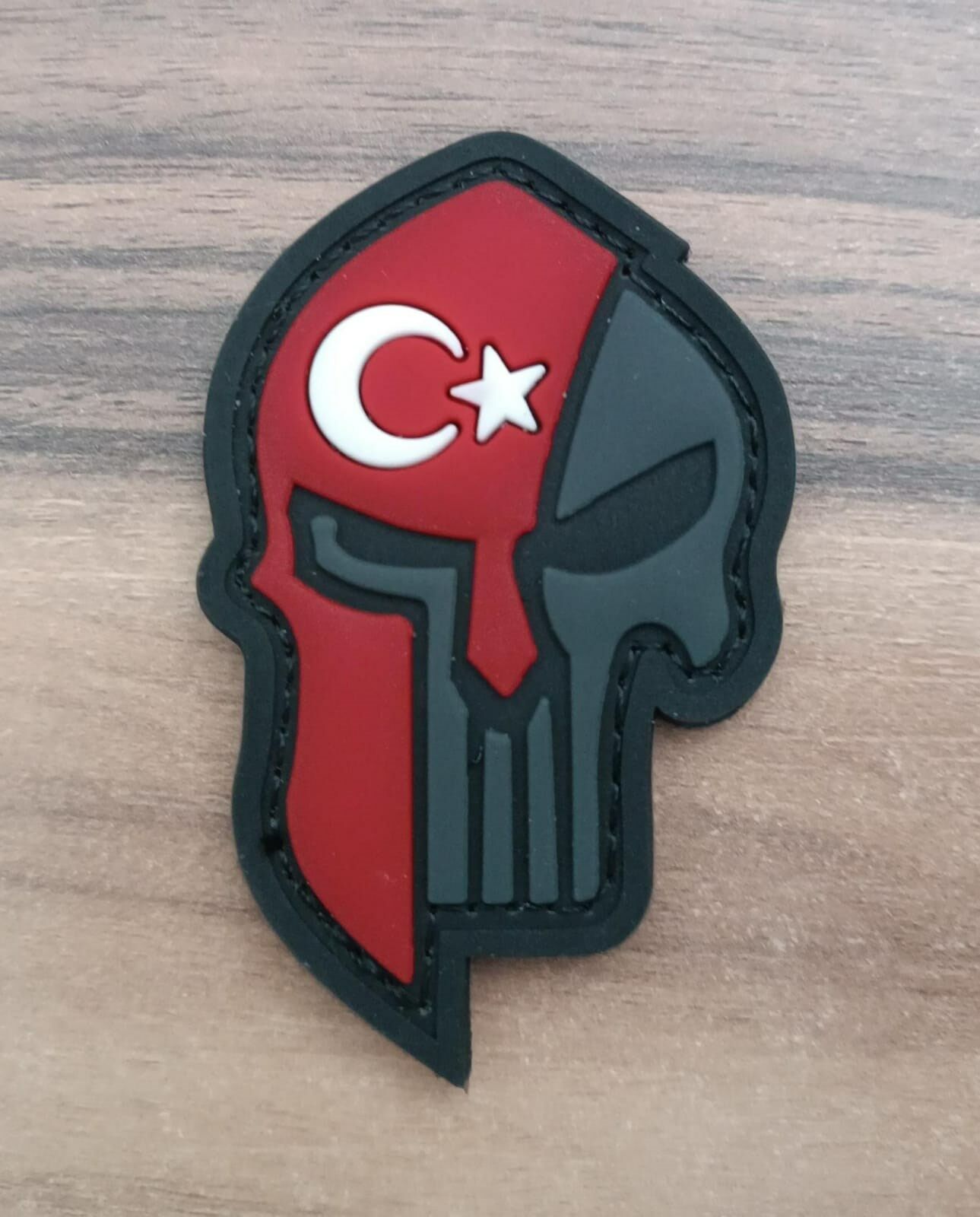 Türk Bayraklı Kuru Kafa Siyah Plastik Patch