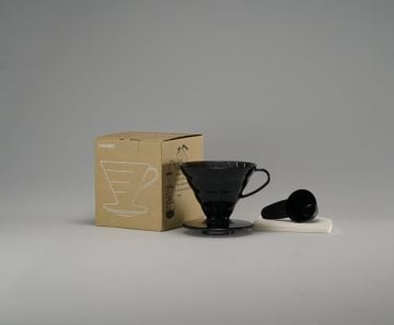 Hario V60 02 Siyah Plastik Dripper ve 40’lı Filtre Kağıdı Seti