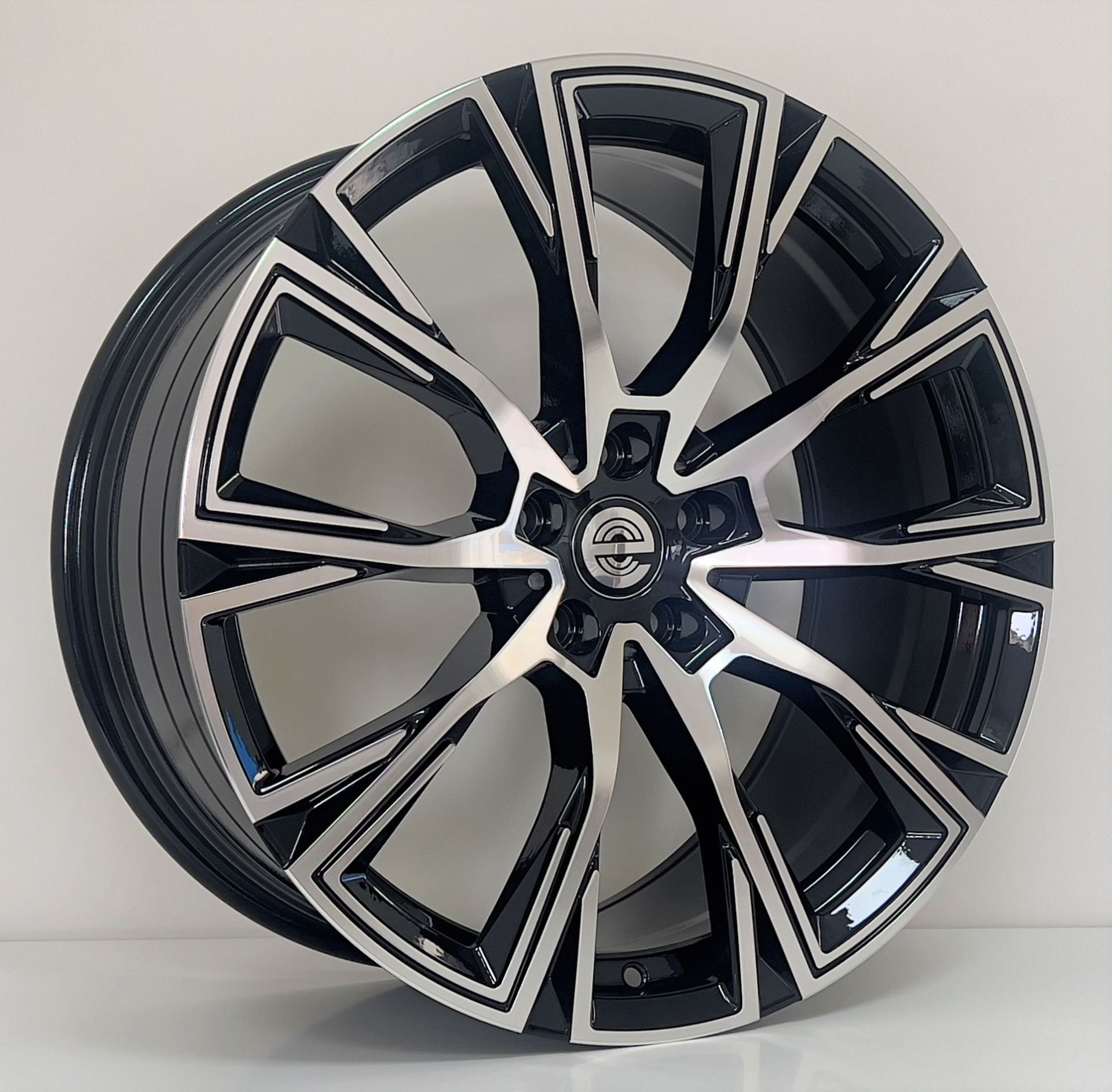 EXP HB0002 9X19inç 5X112 ET40 66.6 BLACK MACHINED XL çelik jant