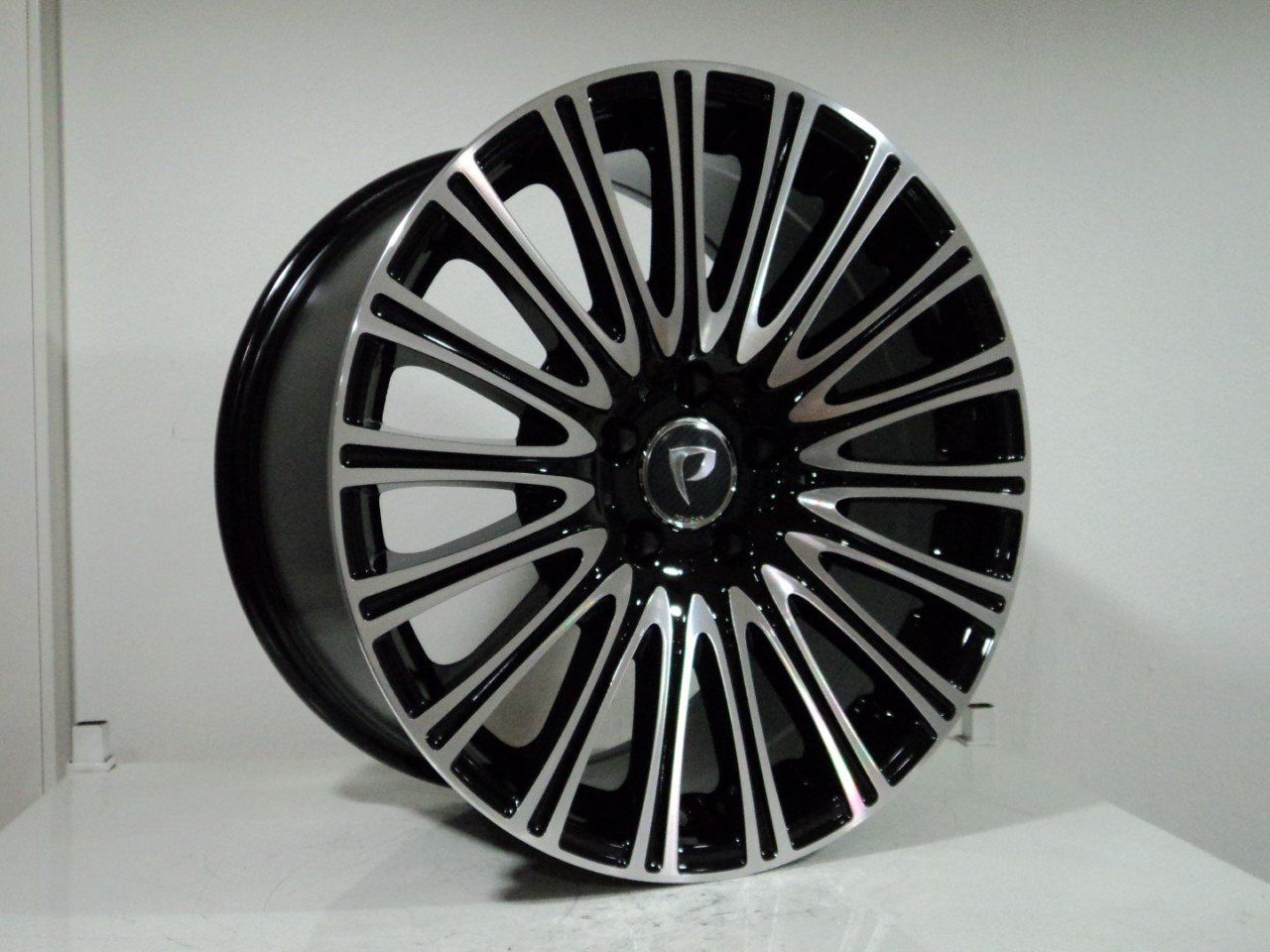 BK 5534 9.5x18inç 5x112 et45 66.56 BLACK Machined Çelik Jant