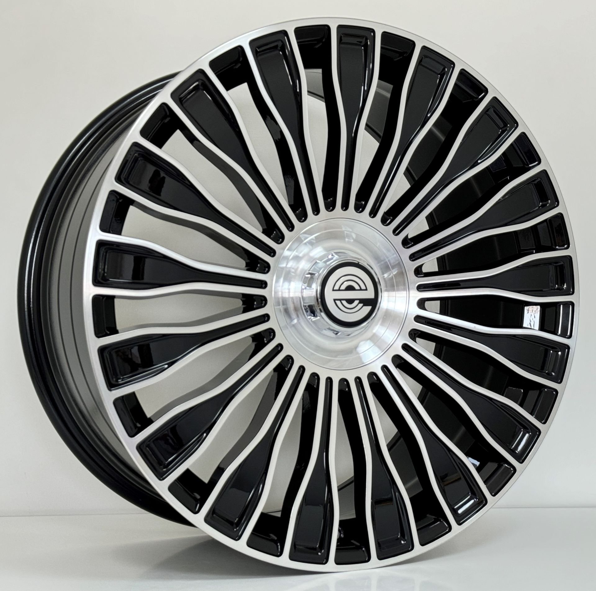 EXP HBC0013 8.5X20İNÇ 5X112 ET36 66.6 BLACK MACHINED XL ÇELİK JANT