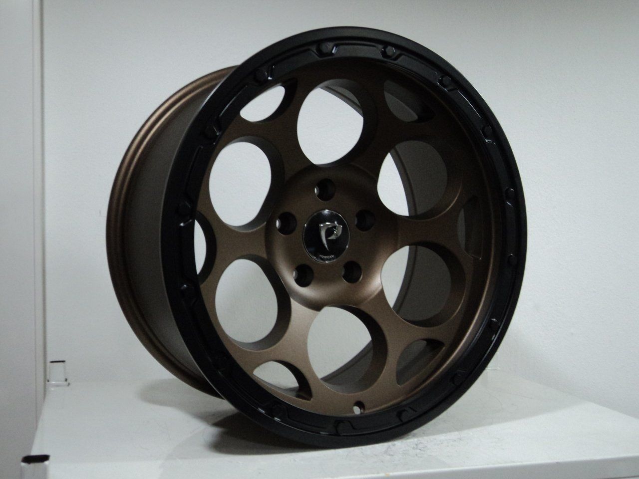 BK 5748 9x18 inç 6x139.7 et-20 110 MAT BLACK Machined Çelik Jant