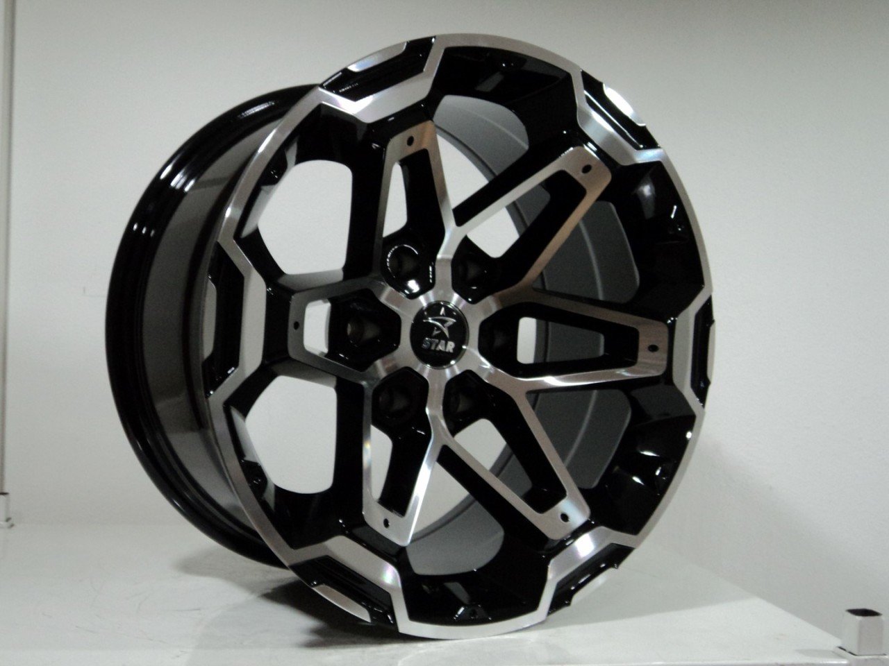 TPL 6028 9.5x18inç 6x139.7 et-10 110 BLACK  Machined Çelik Jant