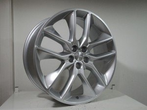 TL 1110 8x20inç 5x108 et52.5 63.4 SILVER Machined Çelik Jant