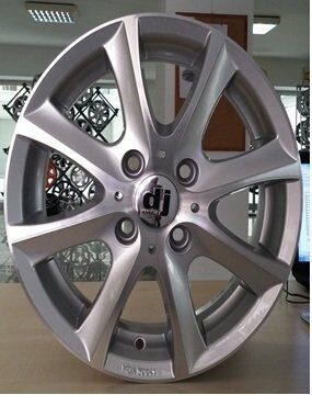 Dj DJ 535 5.5x14inç 4x100 et45 70.4 Sılver Diamond Çelik Jant