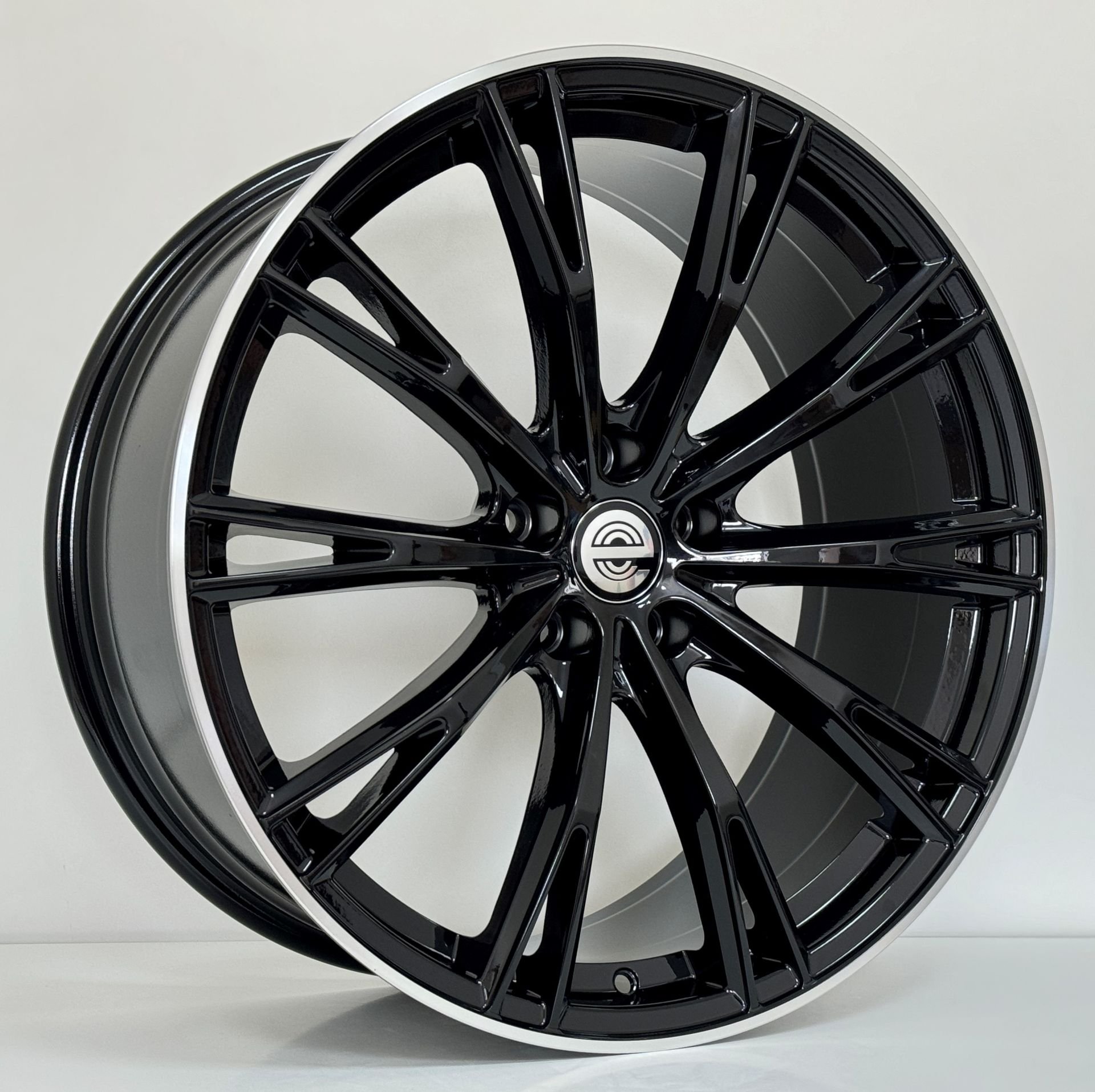 EXP HA0013 9X20İNÇ 5X112 ET32 66.45 BLACK+LIP MACHINED XL ÇELİK JANT