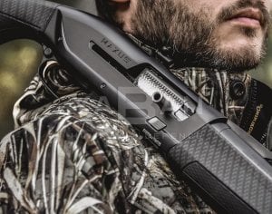 BROWNING MAXUS 2 COMPOSITE CARBON FIBER YARI OTOMATİK AV TÜFEĞİ