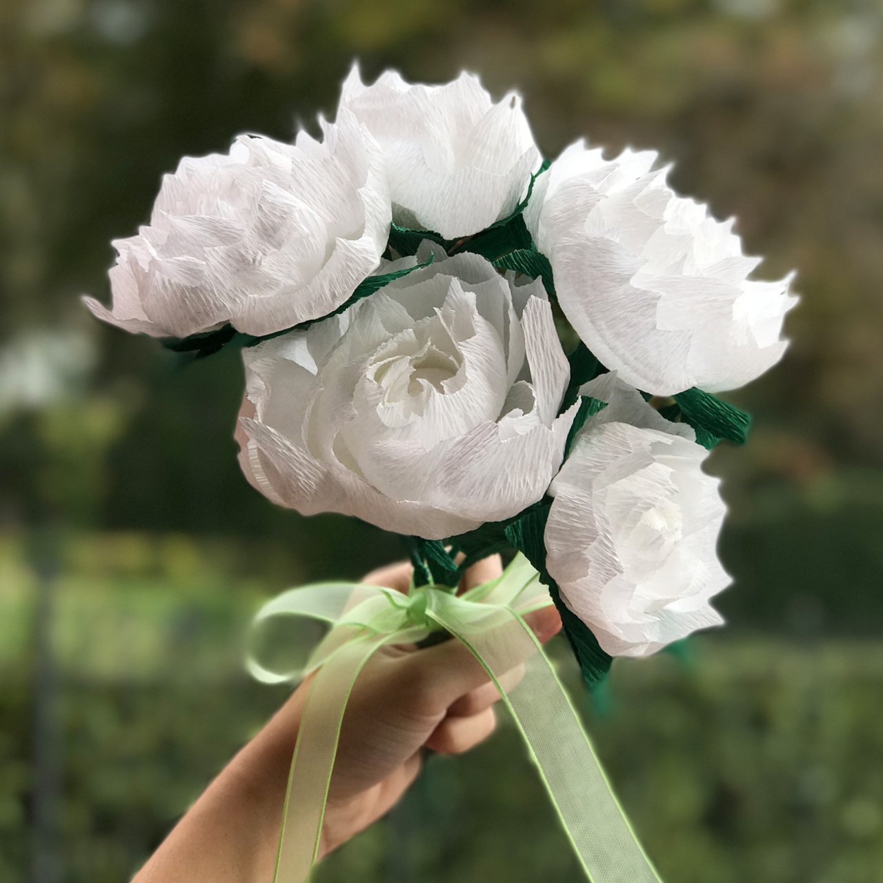 Beyaz Kâğıt Çiçekler
