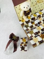 KAHVERENGİ-Standlı Kutuda Erkek Bebek Çikolatası(1 Adet Kolonya Şişesi Hediyeli) - SBC2008