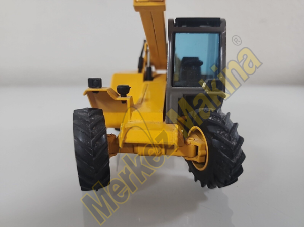 JCB 525-58 Telescopic Materials Handler 1:35