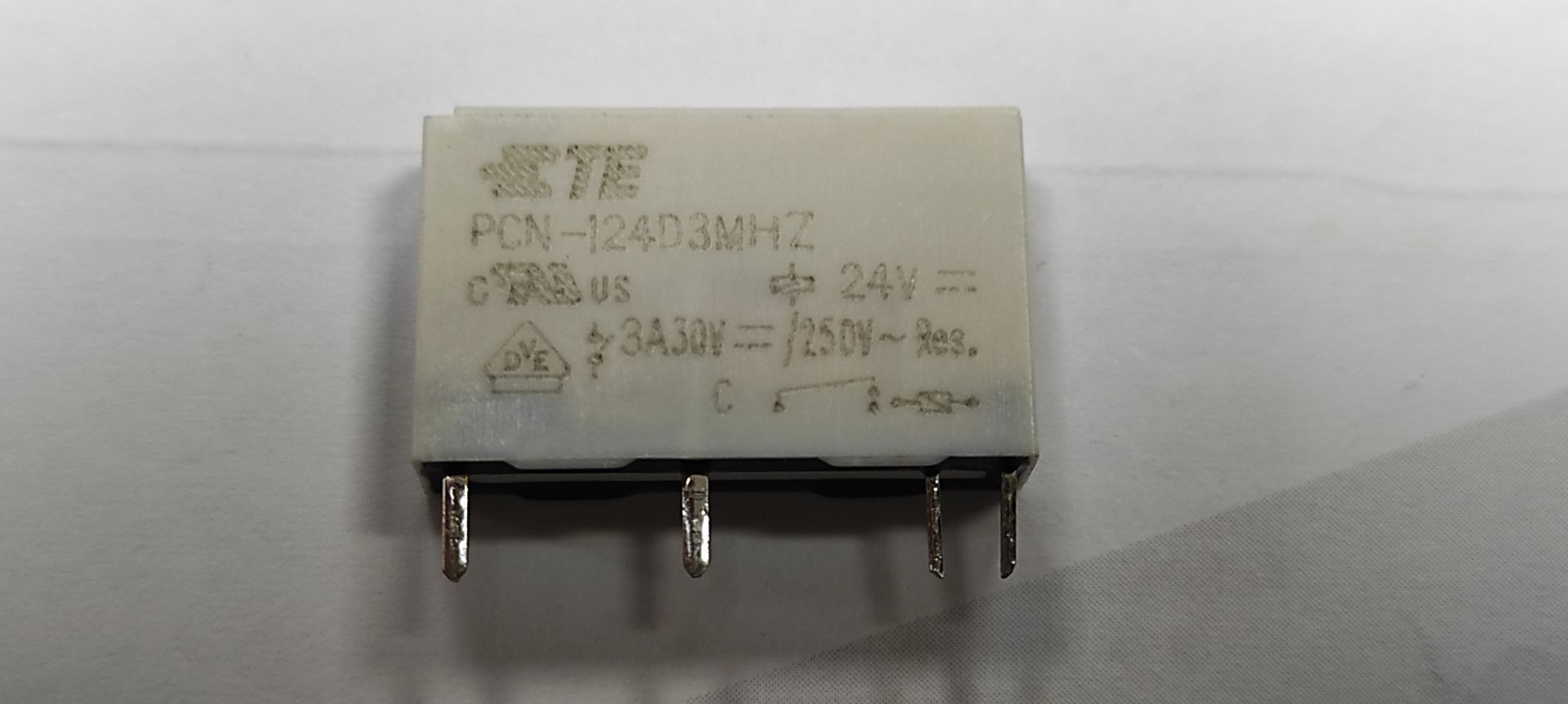 PCN124D3MHZ 24V