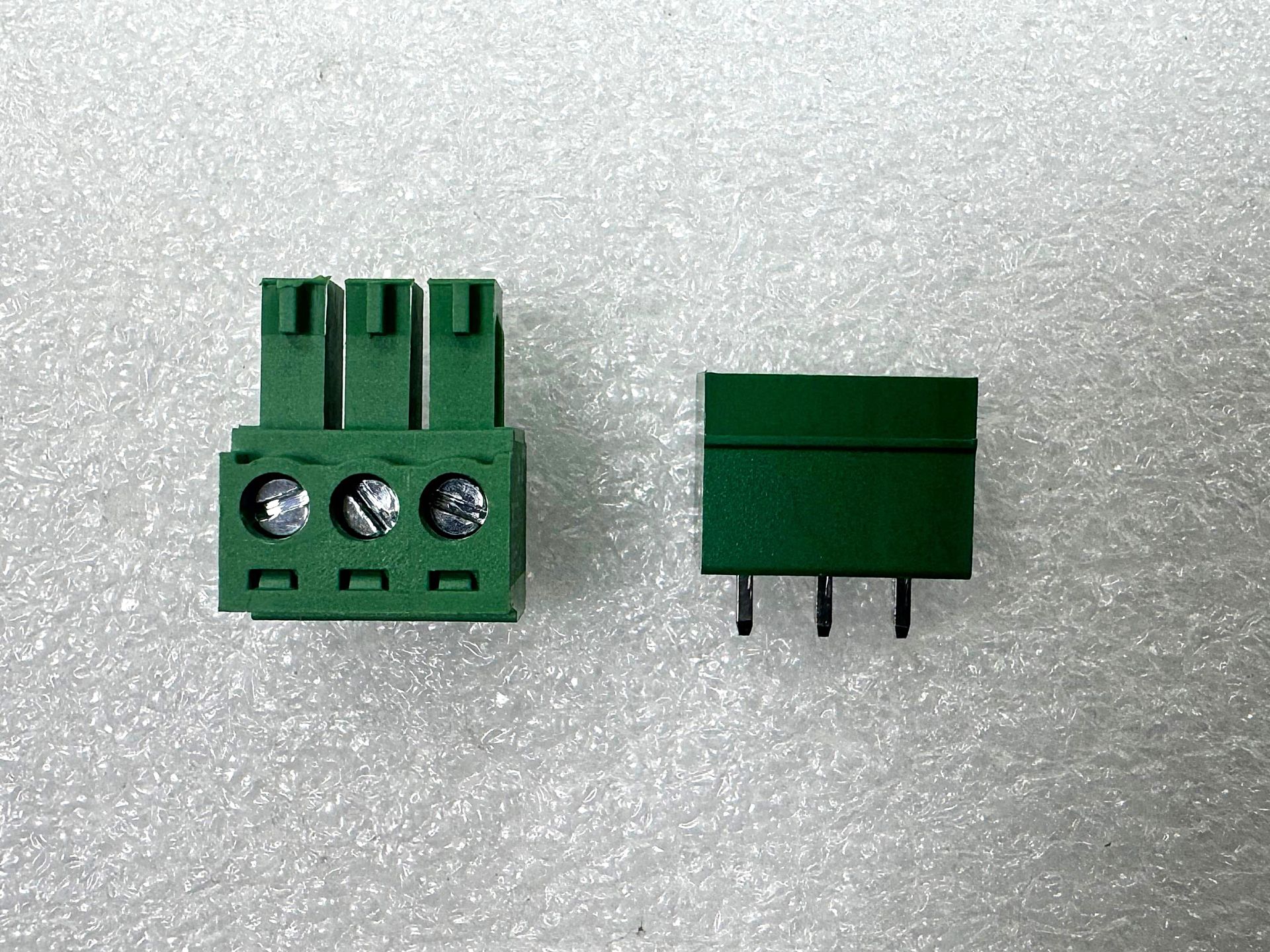 3.81MM 3 PIN 180C KLEMENS