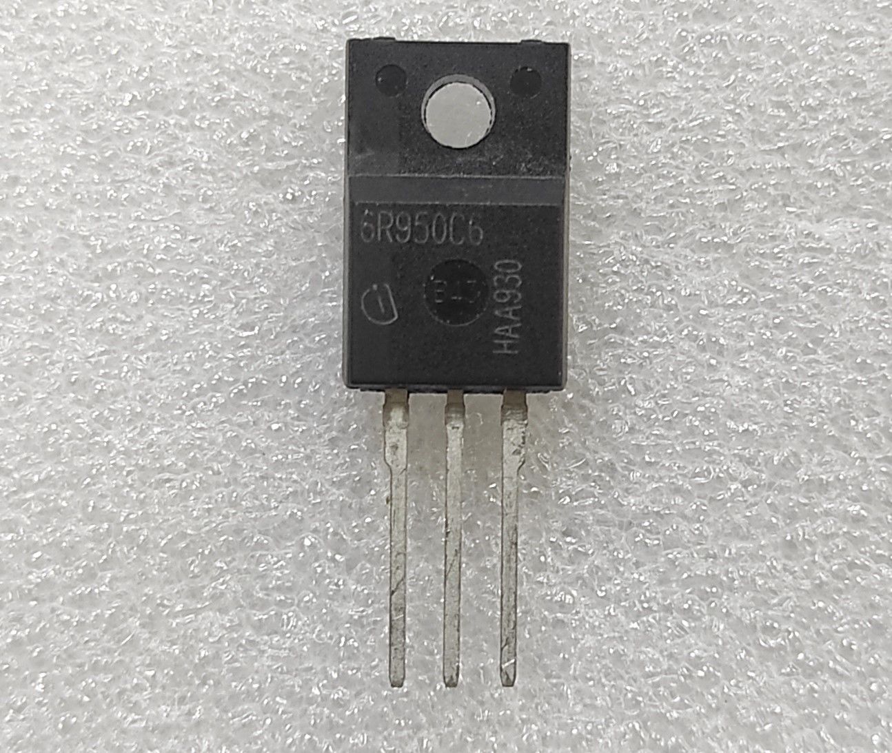 6R950C6 (IPA60R950C6 4.4A 600V N-CH TO220FP COOLMOS MOSFET)