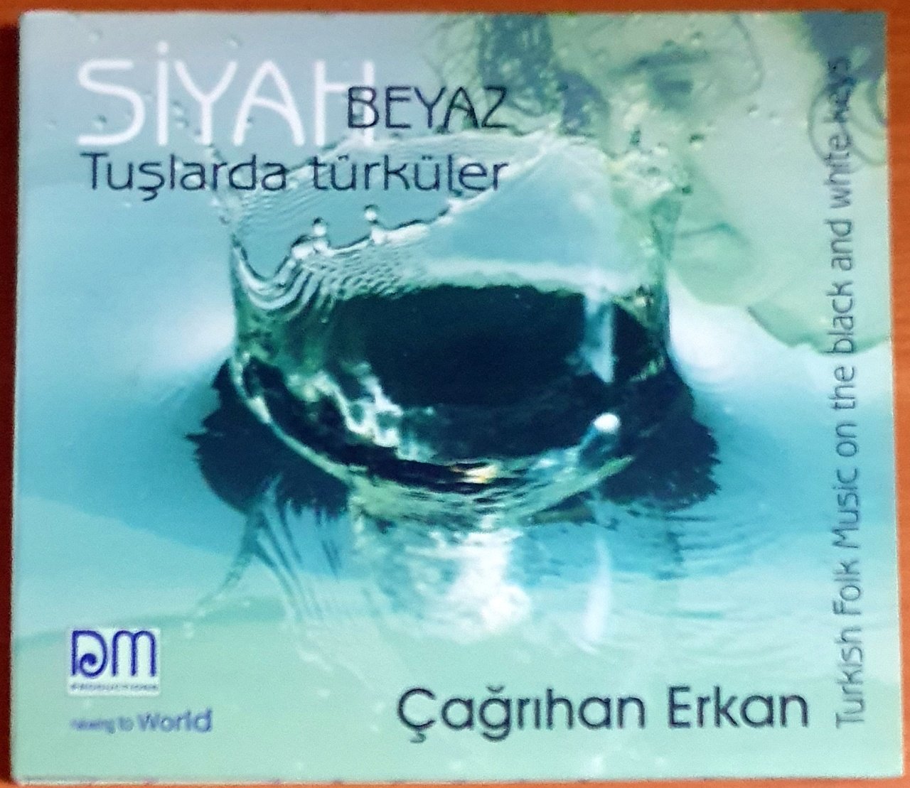 SİYAH BEYAZ TUŞLARDA TÜRKÜLER / ÇAĞRIHAN ERKAN - CD 2.EL