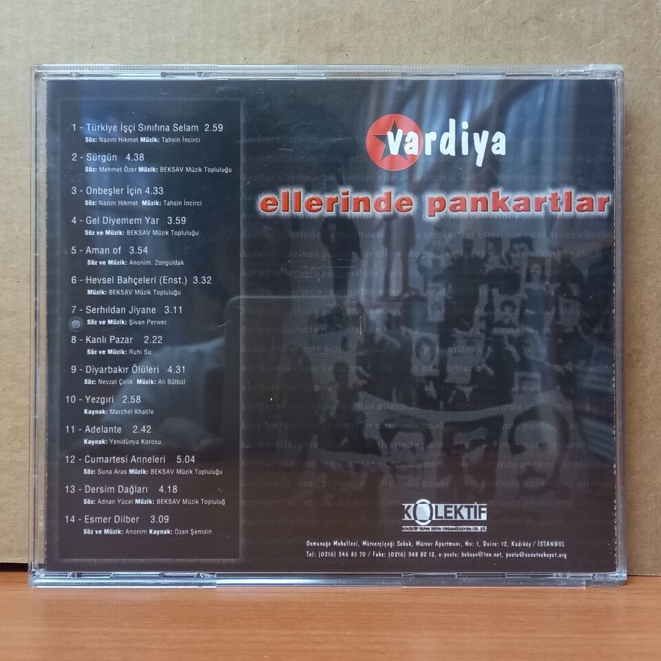 VARDİYA - ELLERİNDE PANKARTLAR (2004) - CD 2.EL