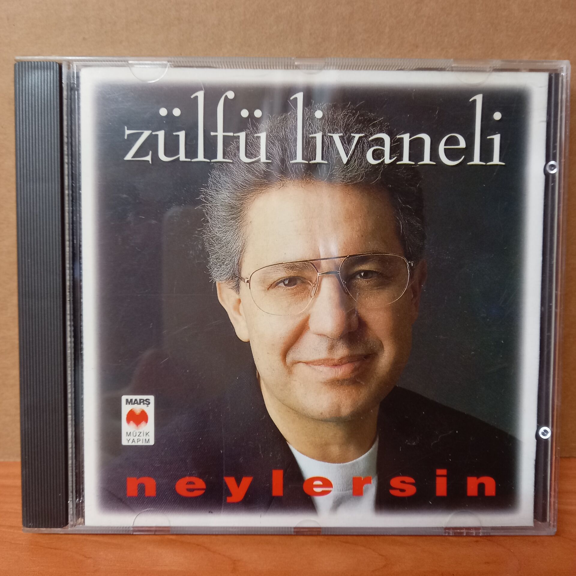 ZÜLFÜ LİVANELİ - NEYLERSİN (1995) - CD 2.EL