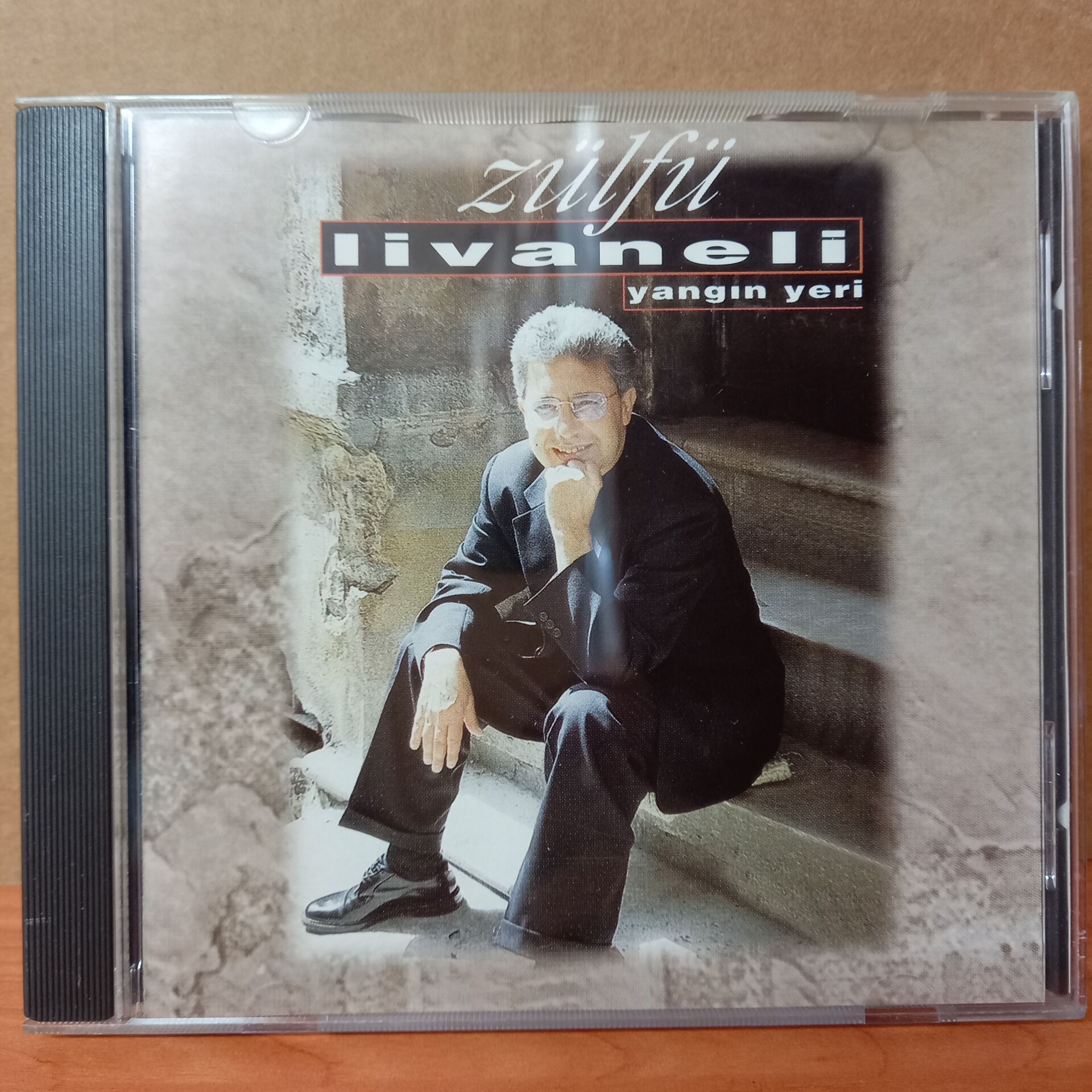 ZÜLFÜ LİVANELİ - YANGIN YERİ (1996) - CD 2.EL