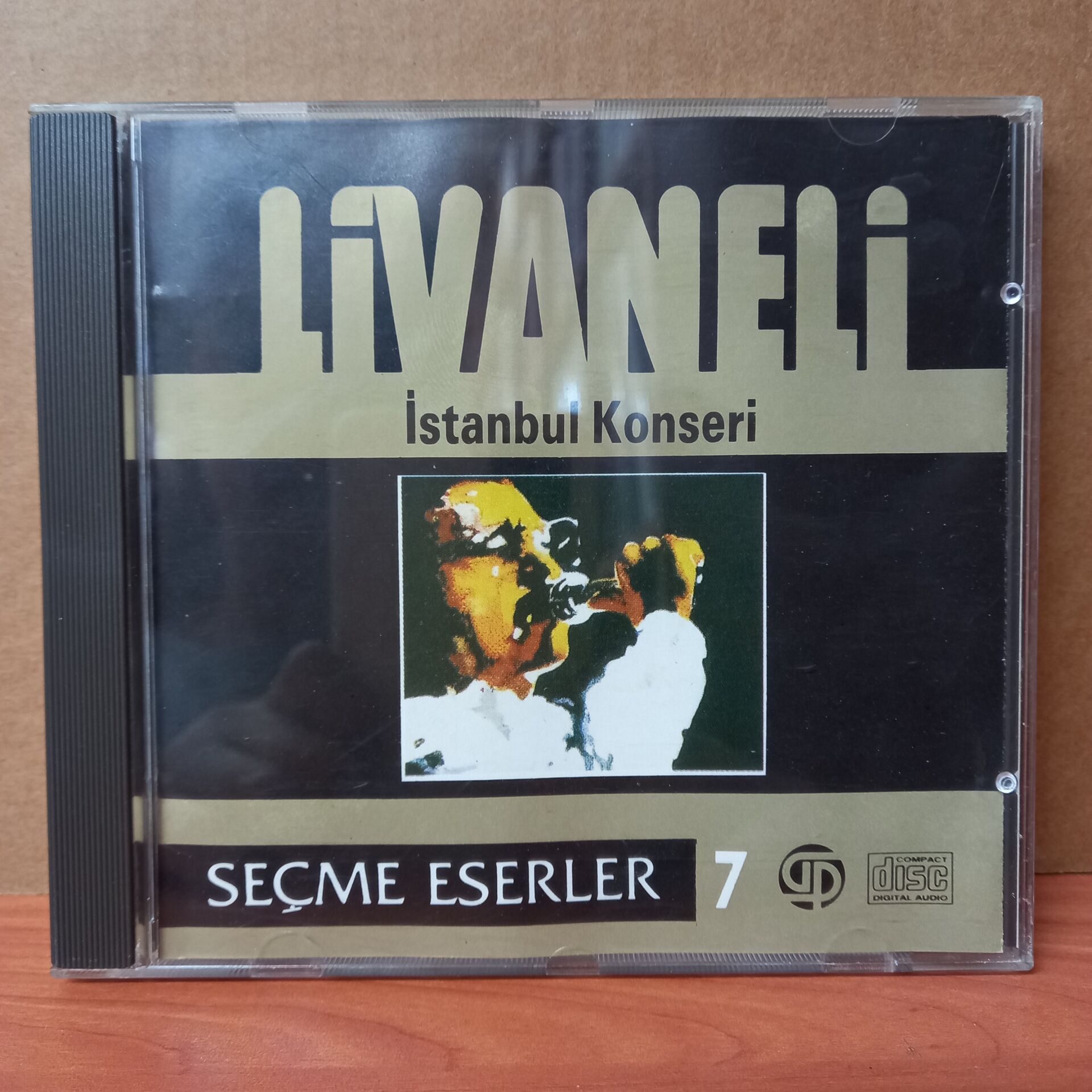 ZÜLFÜ LİVANELİ - İSTANBUL KONSERİ / SEÇME ESERLER 7 (1990) - CD 2.EL