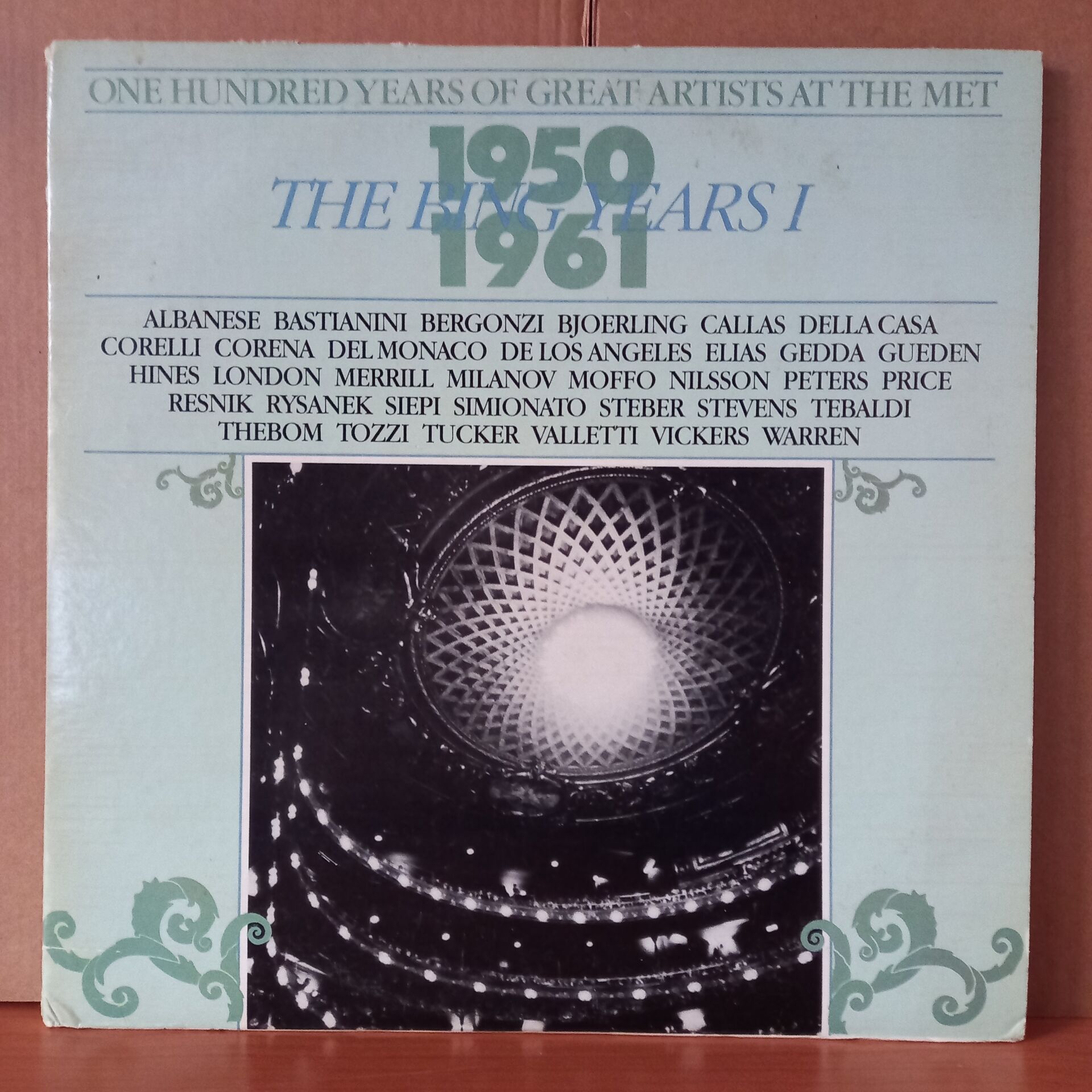 THE BING YEARS 1 1950-1961 / ALBANESE, BASTIANINI, BERGONZI, BJOERLING, CALLAS, DELLA, CASA, CORELLI, CORENA, DEL MONACO, DE LOS ANGELES, ELIAS, GEDDA, GUEDEN, HINES, LONDON, MERRILL, MILANOV, MOFFO, NILSSON, PETERS, PRICE (1984) - 2LP 2.EL PLAK