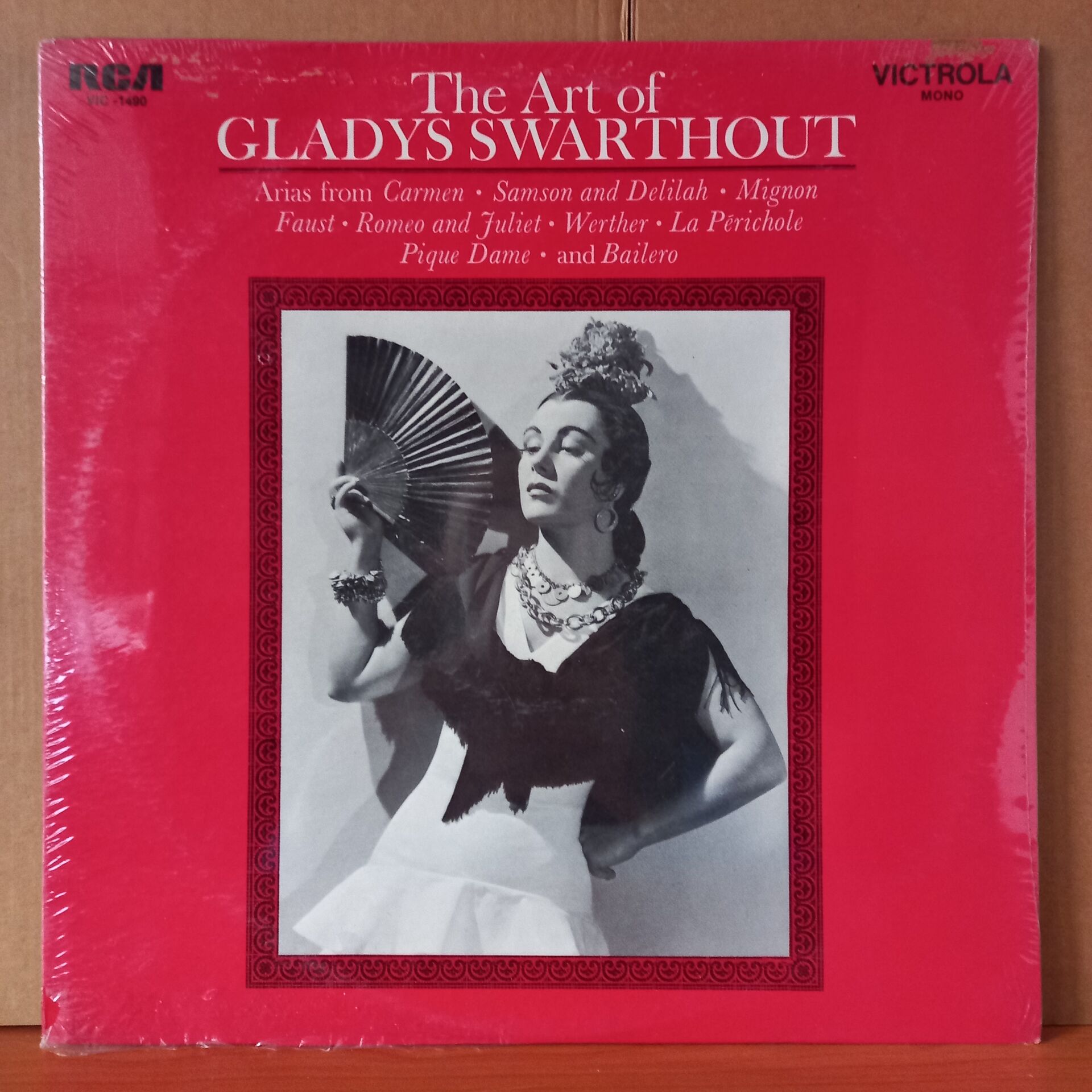 GLADYS SWARTHOUT – THE ART OF GLADYS SWARTHOUT / ARIAS FROM CARMEN, SAMSON AND DELILAH, MIGNON, FAUST, ROMEO AND JULIET, WERTHER, LA PERICHOLE, PIQUE DAME AND BAILERO (1970) - LP DÖNEM BASKISI SIFIR PLAK