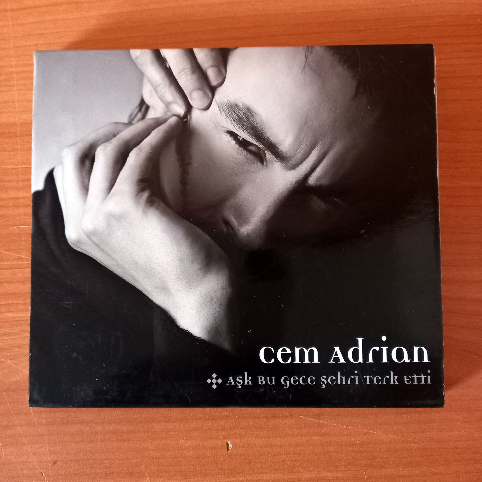 CEM ADRIAN – AŞK BU GECE ŞEHRİ TERK ETTİ (2006) - CD 2.EL