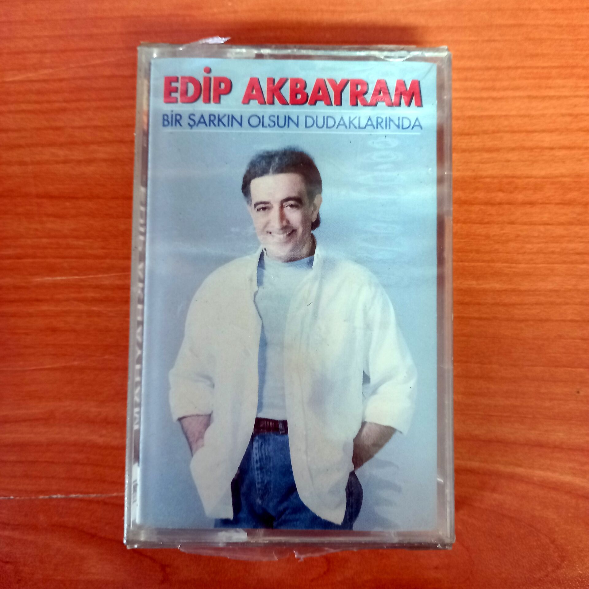 EDİP AKBAYRAM - BİR ŞARKIN OLSUN DUDAKLARINDA (1993) - KASET SIFIR