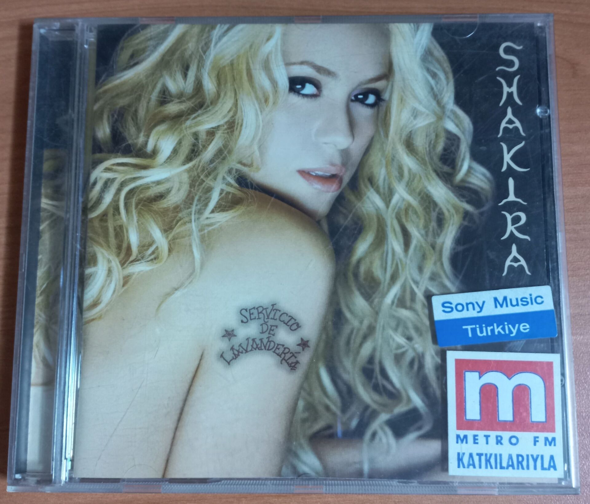 SHAKIRA – SERVICIO DE LAVANDERÍA (2001) - CD 2.EL