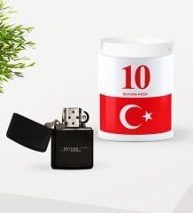 Kişiye Özel Türk Bayraklı İsimli Forma Numaralı Siyah Benzinli Metal Çakmak ve Seramik Kül Tablası Seti-1