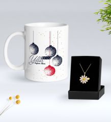 BK Gift Kişiye Özel İsimli Yılbaşı Tasarımlı Beyaz Kupa Bardak ve Papatya Kolye Hediye Seti- 3, Sevgiliye Hediye, Yeni Yıl Hediyeleri