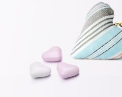 Kişiye Özel Sevgililer Günü Çift Harfli Bulut Kolye Kupa ve Çikolatalı Kalp Bonbon Draje Hediye Seti-25