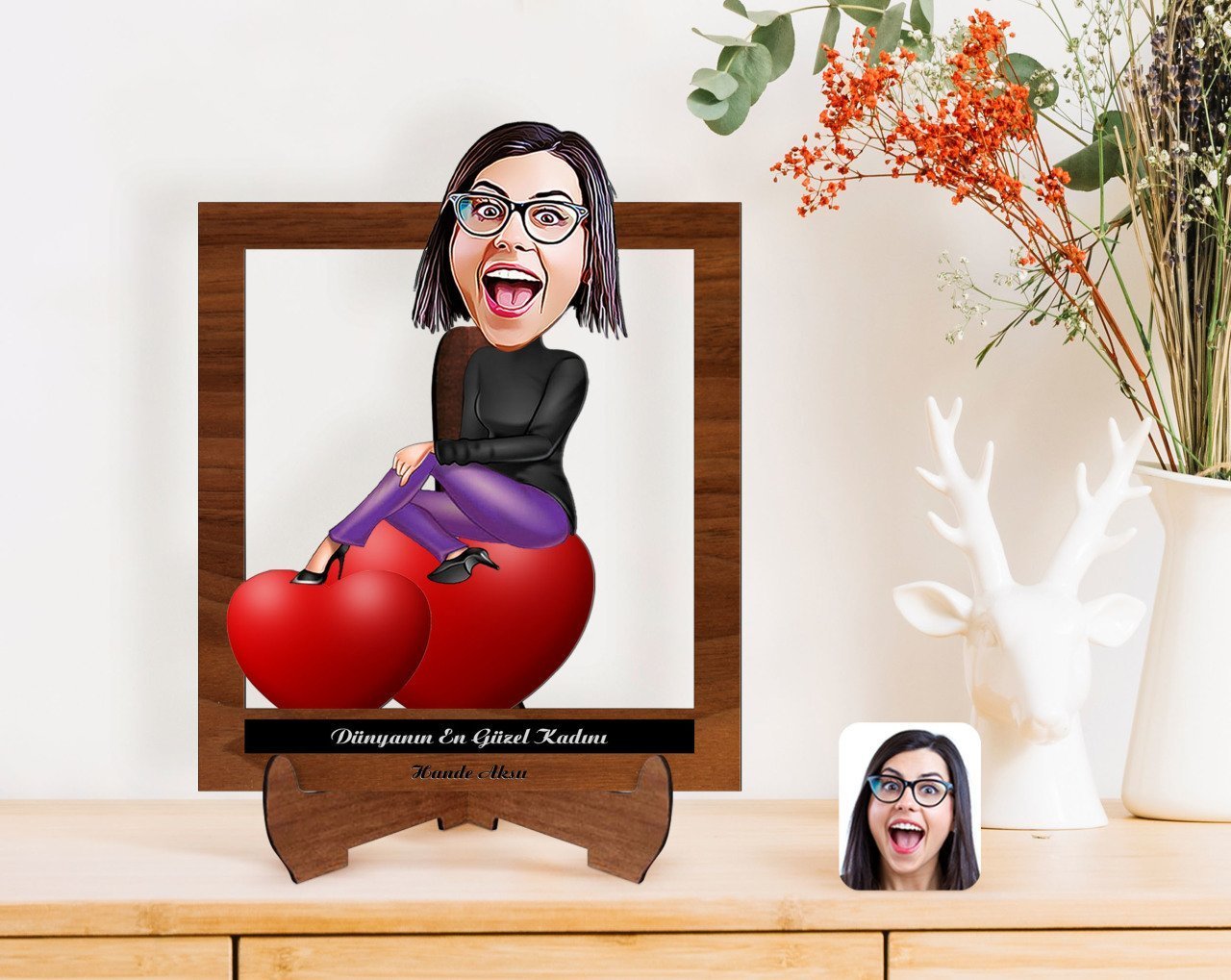 Kişiye Özel Kadınlar Günü Dünyanın En Güzel Kadını Karikatürlü Ahşap Standlı 3D Biblo-43