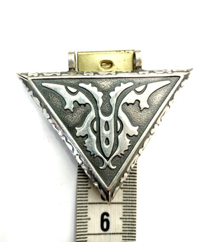 Armalı Üçgen Model Gümüş Cevşen
