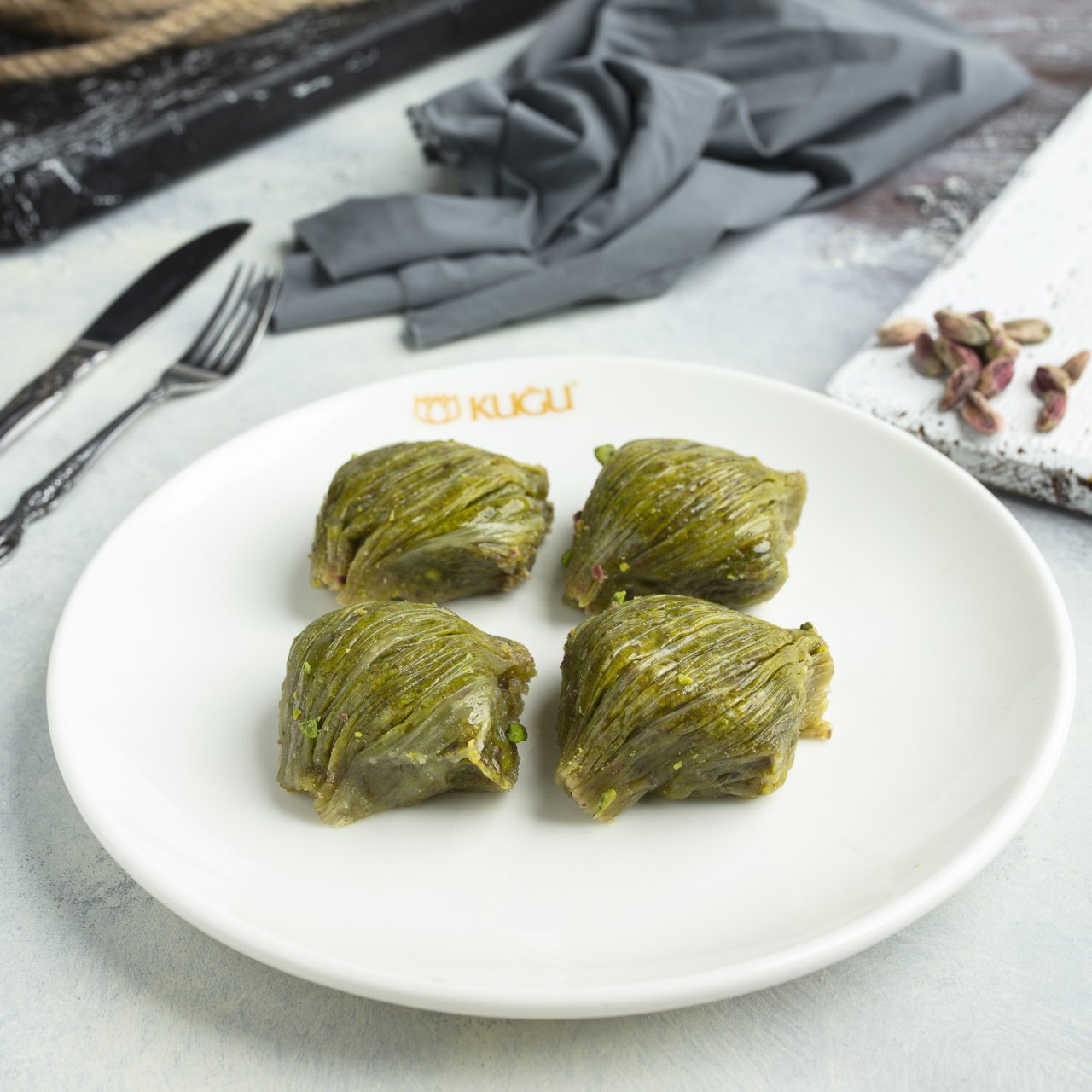 Fıstıklı Midye Dolma