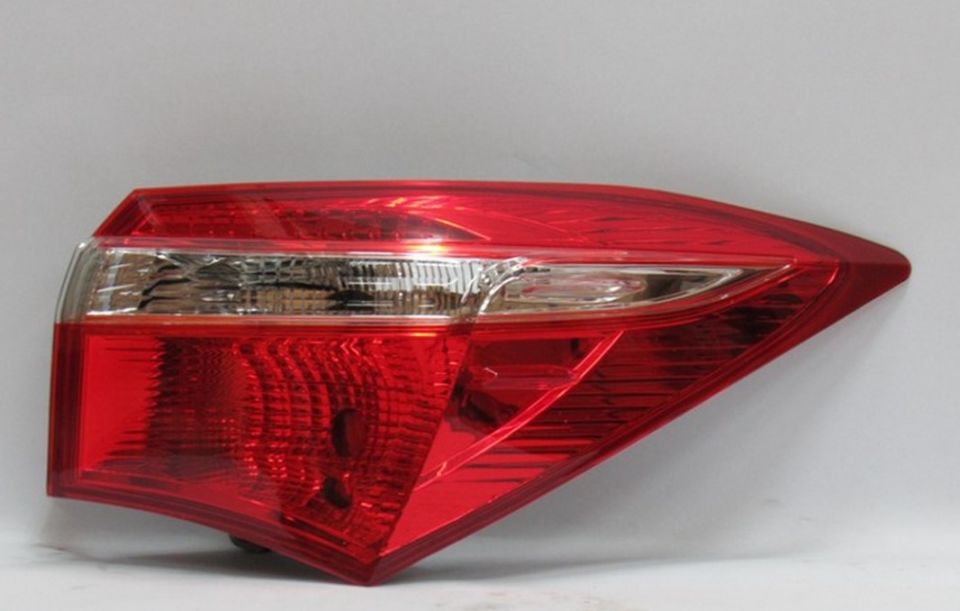 Corolla 2014- Stop Lambası Dış Sağ